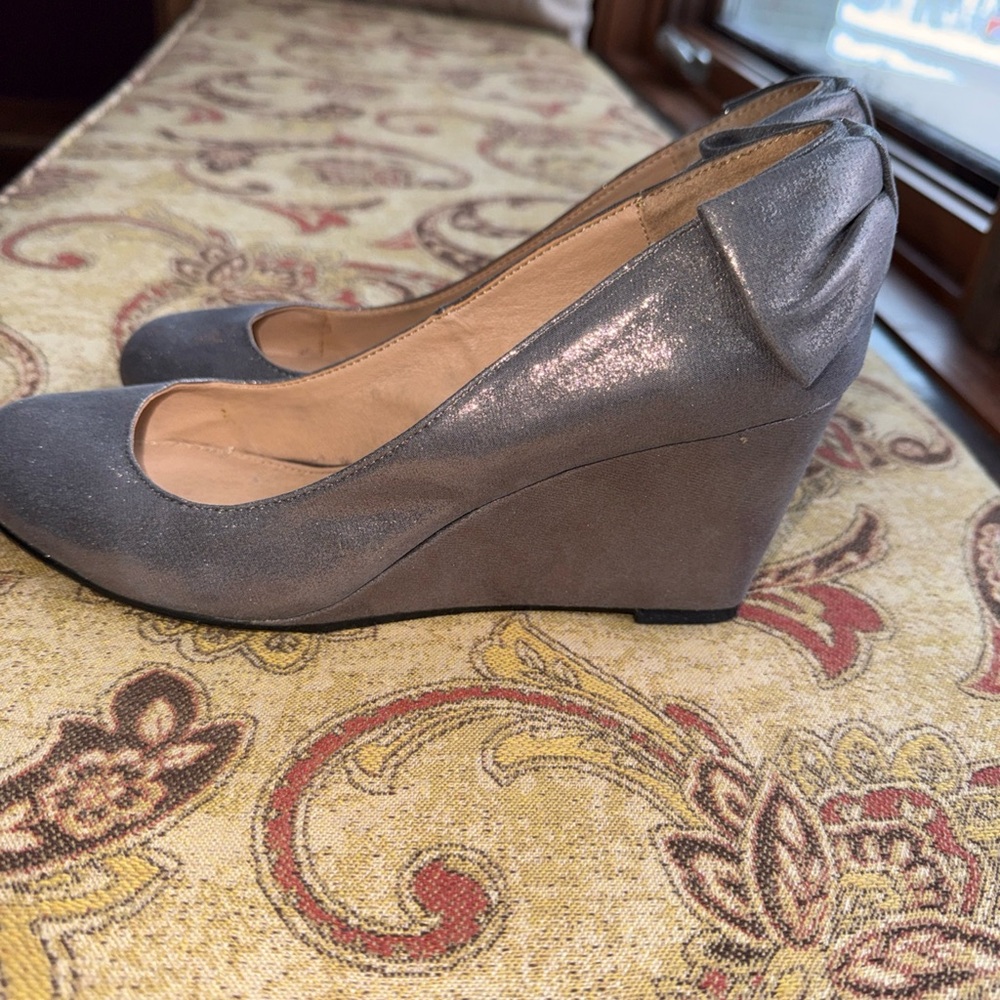 Report Shimmering Gray Wedge Shoes
